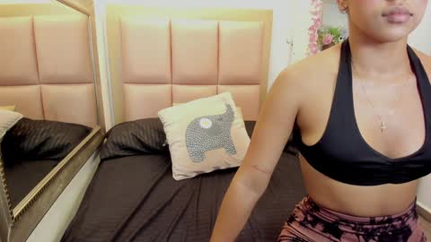 Snapshot of daenerys_targa chatting on December 2024 10:24:02 AM Lesly online show from December 2024 10:24:02 AM