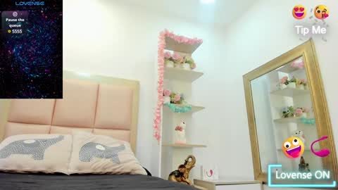 Snapshot of daenerys_targa chatting on January 2025 04:04:01 AM Lesly online show from January 2025 04:04:01 AM