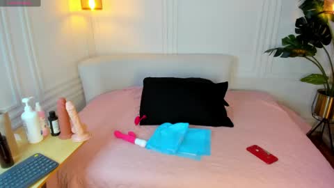 dafne_hillss online show from May 2026 11:18:01 AM