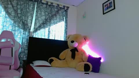 Snapshot of dafne_hot77 chatting on October 2025 06:28:02 PM dafne_hot77 online show from October 2025 06:28:02 PM