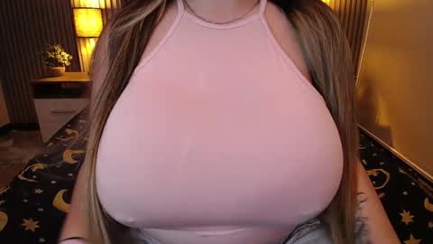 Snapshot of dafne_hs chatting on December 2024 05:15:02 PM Dafne online show from December 2024 05:15:02 PM