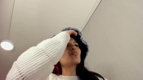 Snapshot of dafne_huges chatting on December 2024 09:33:02 PM dafne huges online show from December 2024 09:33:02 PM