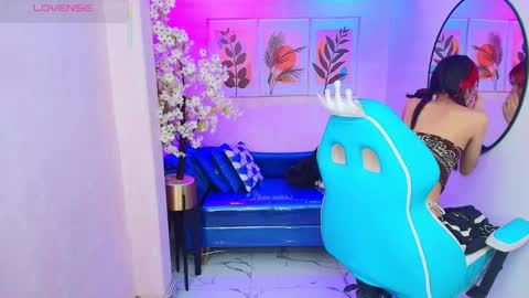 Snapshot of dafne_huges chatting on October 2025 08:18:01 PM dafne huges online show from October 2025 08:18:01 PM