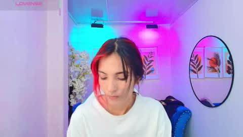 Snapshot of dafne_huges chatting on November 2025 07:14:02 PM dafne huges online show from November 2025 07:14:02 PM