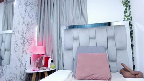 dafne_quenn online show from September 2025 12:38:01 PM