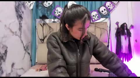 dafne_quenn online show from October 2025 01:41:02 PM
