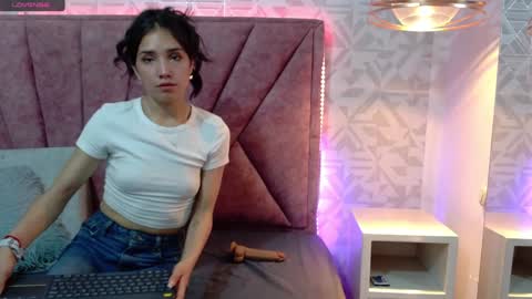 Snapshot of dafnee_e chatting on January 2025 06:43:01 PM dafnee_e online show from January 2025 06:43:01 PM