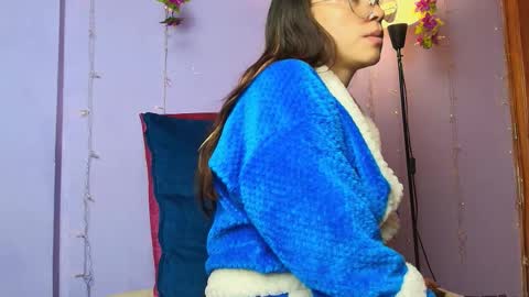 dafnemel online show from January 2026 01:24:02 PM