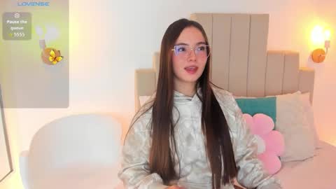 Snapshot of dafnevega chatting on November 2025 01:26:02 PM Dafne online show from November 2025 01:26:02 PM