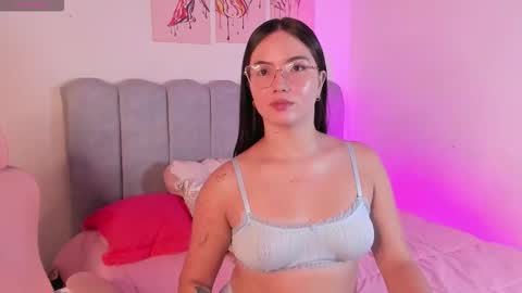 Snapshot of dafnevega chatting on November 2025 01:45:02 PM Dafne online show from November 2025 01:45:02 PM