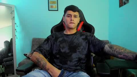 Snapshot of dage_19 chatting on December 2024 06:59:01 AM my name is Jhon and I live in colombia online show from December 2024 06:59:01 AM