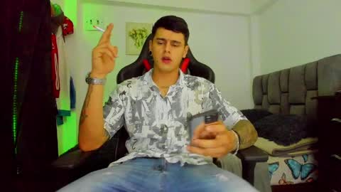 Snapshot of dage_19 chatting on February 2025 11:41:01 AM my name is Jhon and I live in colombia online show from February 2025 11:41:01 AM