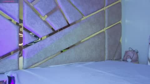 Dahiana  online show from February 2026 12:06:01 PM