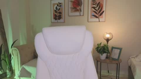 Dahiann Walcott online show from May 2026 06:38:01 PM