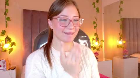 Snapshot of dahlia_rousse chatting on June 2026 05:51:02 AM Dahlia online show from June 2026 05:51:02 AM