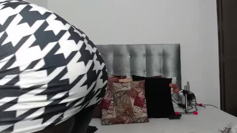 Daiisha.. online show from October 2025 07:26:01 PM