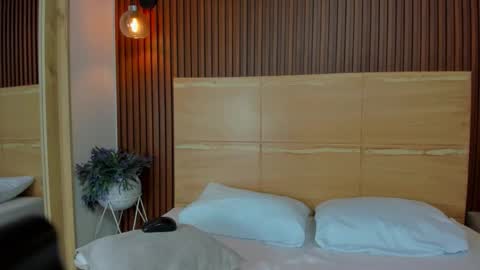 N Y X E N online show from February 2026 07:18:01 PM