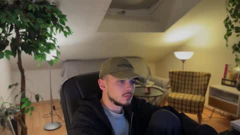 Snapshot of daimon_hall chatting on November 2025 01:55:01 AM Daimon online show from November 2025 01:55:01 AM