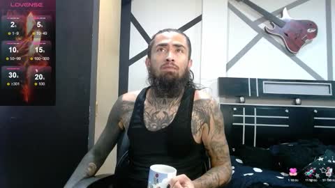 Snapshot of daimon_rock01 chatting on November 2025 04:32:02 AM felipe online show from November 2025 04:32:02 AM