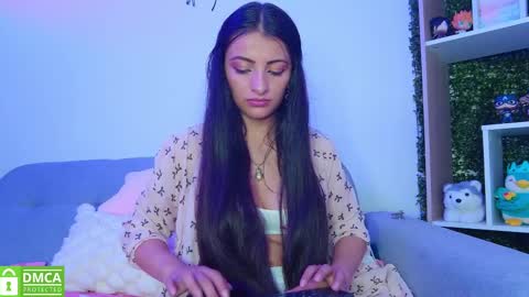 Snapshot of dainty_angel_ chatting on March 2025 05:06:02 PM Angel online show from March 2025 05:06:02 PM