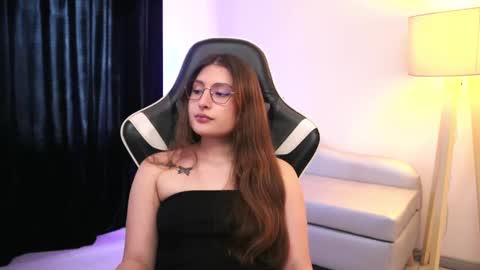 Snapshot of daisha_riley chatting on September 2025 08:20:01 PM Lauren online show from September 2025 08:20:01 PM