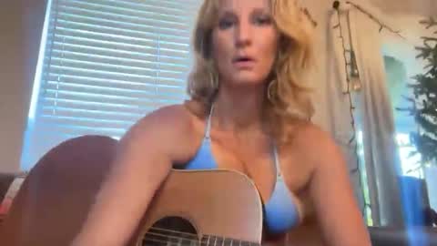 Snapshot of daisy9kat chatting on December 2025 03:20:01 PM Daisy137 online show from December 2025 03:20:01 PM