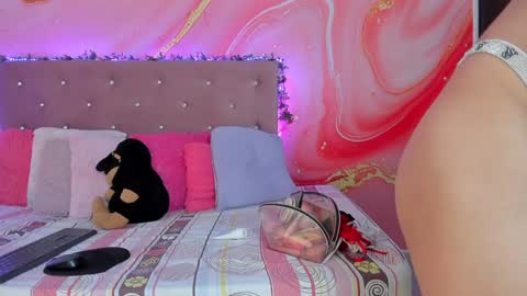 Snapshot of daisy__rose chatting on January 2025 11:06:02 AM Dai online show from January 2025 11:06:02 AM