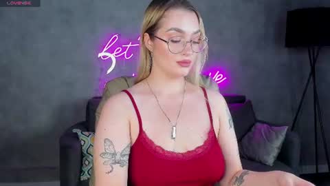 Viickie online show from August 2026 09:12:02 AM