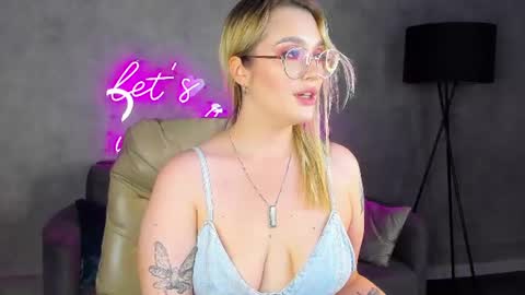 Viickie online show from August 2026 09:23:02 AM