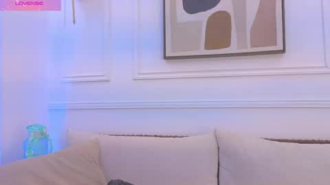 Daisy Price online show from April 2026 11:19:02 AM
