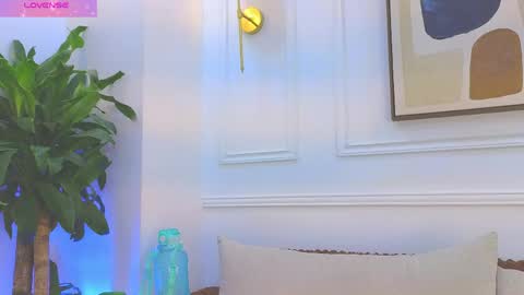 Daisy Price online show from May 2026 10:33:01 AM