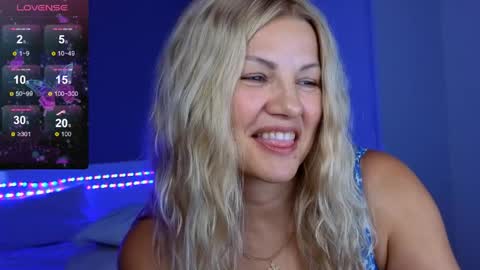 Snapshot of daisydavis_ chatting on May 2026 05:32:02 PM Daisy online show from May 2026 05:32:02 PM