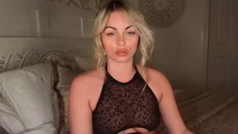 Snapshot of daisydreams_cumtrue chatting on March 2026 10:02:02 PM Daisy Dreams online show from March 2026 10:02:02 PM