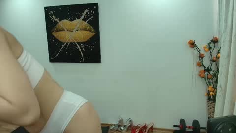 Snapshot of daisyluvsyou chatting on May 2026 05:36:02 AM Daisyy online show from May 2026 05:36:02 AM