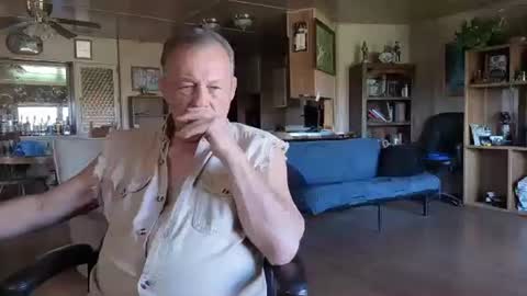 Snapshot of dakit2 chatting on October 2025 07:34:02 PM dakit online show from October 2025 07:34:02 PM