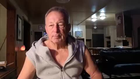 Snapshot of dakit2 chatting on October 2025 01:21:01 PM dakit online show from October 2025 01:21:01 PM