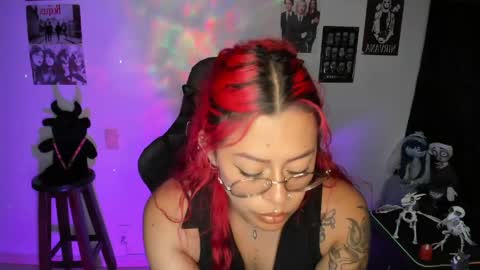 Snapshot of dakota_crab chatting on April 2026 01:42:02 AM Dakota Crab online show from April 2026 01:42:02 AM