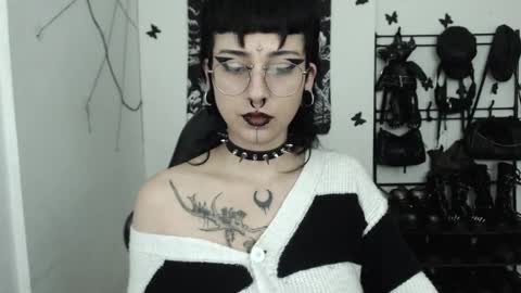 Snapshot of dakota_krall_ chatting on October 2025 10:05:02 AM dakota online show from October 2025 10:05:02 AM