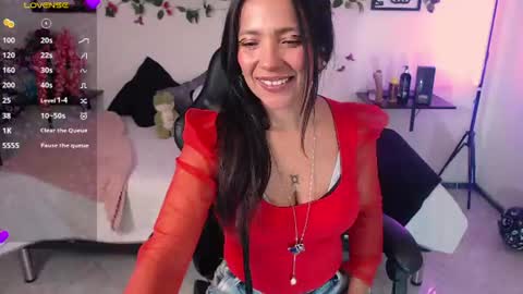 Caroliina online show from June 2026 09:30:02 PM