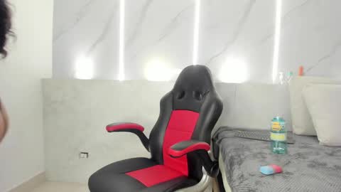 dakota_tucci online show from May 2026 04:19:01 AM