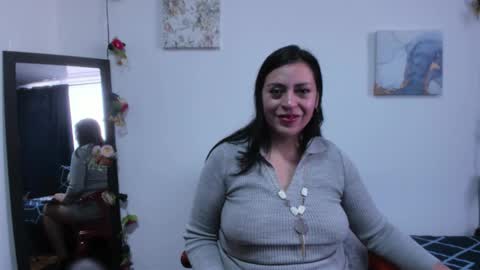 Dakotaagray online show from November 2025 12:36:02 PM