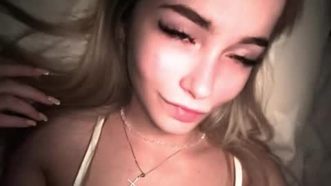 Snapshot of dakotaajohnnson chatting on September 2025 05:40:01 AM dakotaajohnnson online show from September 2025 05:40:01 AM