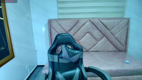 Snapshot of dakotha_v chatting on January 2025 03:06:02 AM Dakotha online show from January 2025 03:06:02 AM