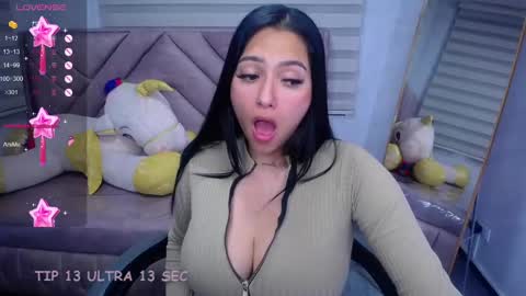 Snapshot of dakotha_v chatting on March 2025 07:04:02 AM Dakotha online show from March 2025 07:04:02 AM