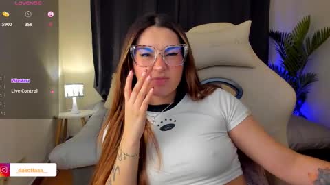 Snapshot of dakottaa__ chatting on October 2025 11:46:01 PM dakottaa__ online show from October 2025 11:46:01 PM