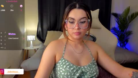 Snapshot of dakottaa__ chatting on October 2025 11:34:01 PM dakottaa__ online show from October 2025 11:34:01 PM