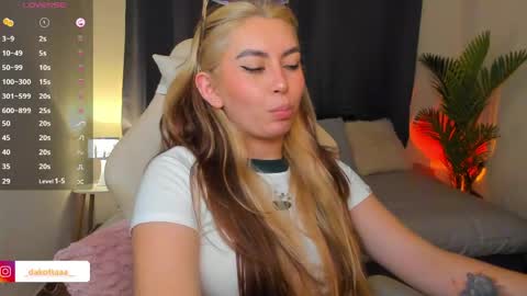 dakottaa__ online show from April 2026 02:27:02 AM
