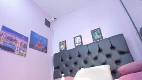  Ren  online show from February 2026 09:20:02 PM