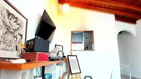 Almendra online show from February 2026 08:10:02 PM