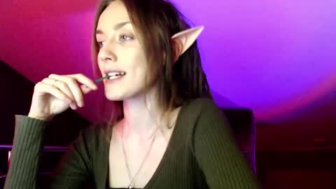 Snapshot of dalia_peach chatting on December 2024 01:43:02 PM Dalia online show from December 2024 01:43:02 PM